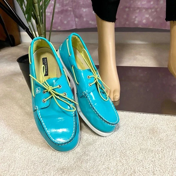 Sperry’s in shiny teal, classic, fashionable boat shoes - Picture 9 of 12